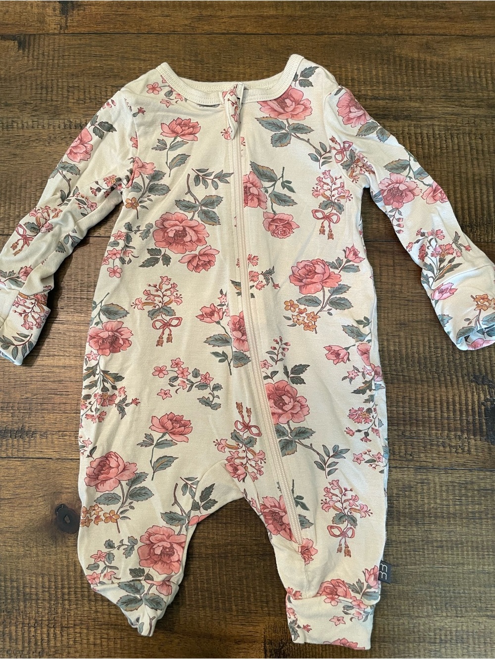 Modern Moments sleeper